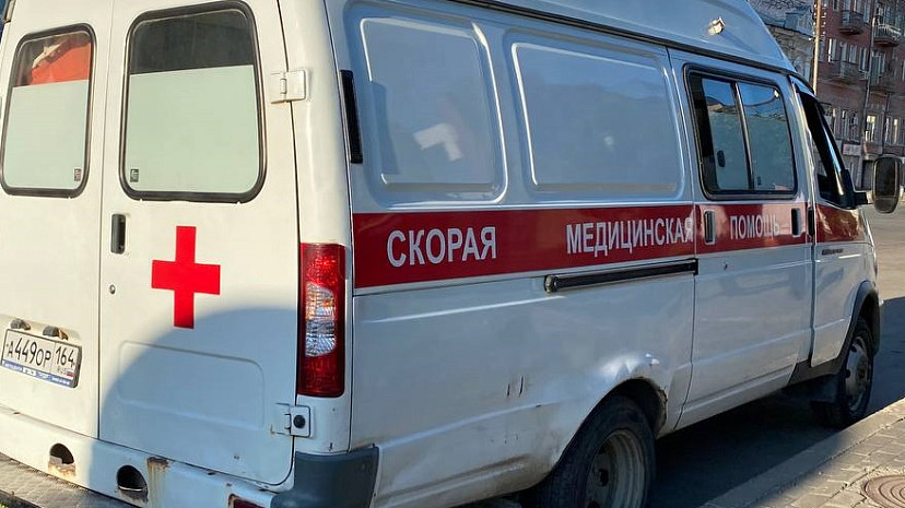 Два человека госпитализированы с отравлением угарным газом в Саратове